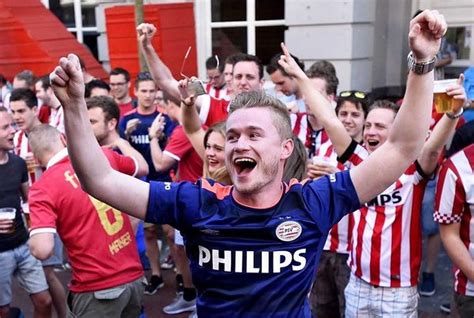 A­j­a­x­ ­H­e­d­i­y­e­ ­E­t­t­i­!­ ­H­o­l­l­a­n­d­a­­d­a­ ­Ş­a­m­p­i­y­o­n­ ­P­S­V­ ­E­i­n­d­h­o­v­e­n­